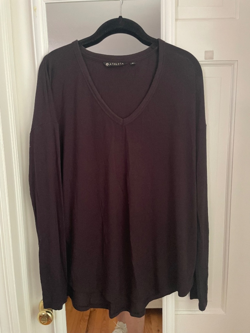 Athleta v-neck long top size M black